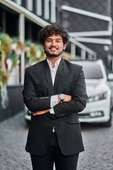 Ali R.